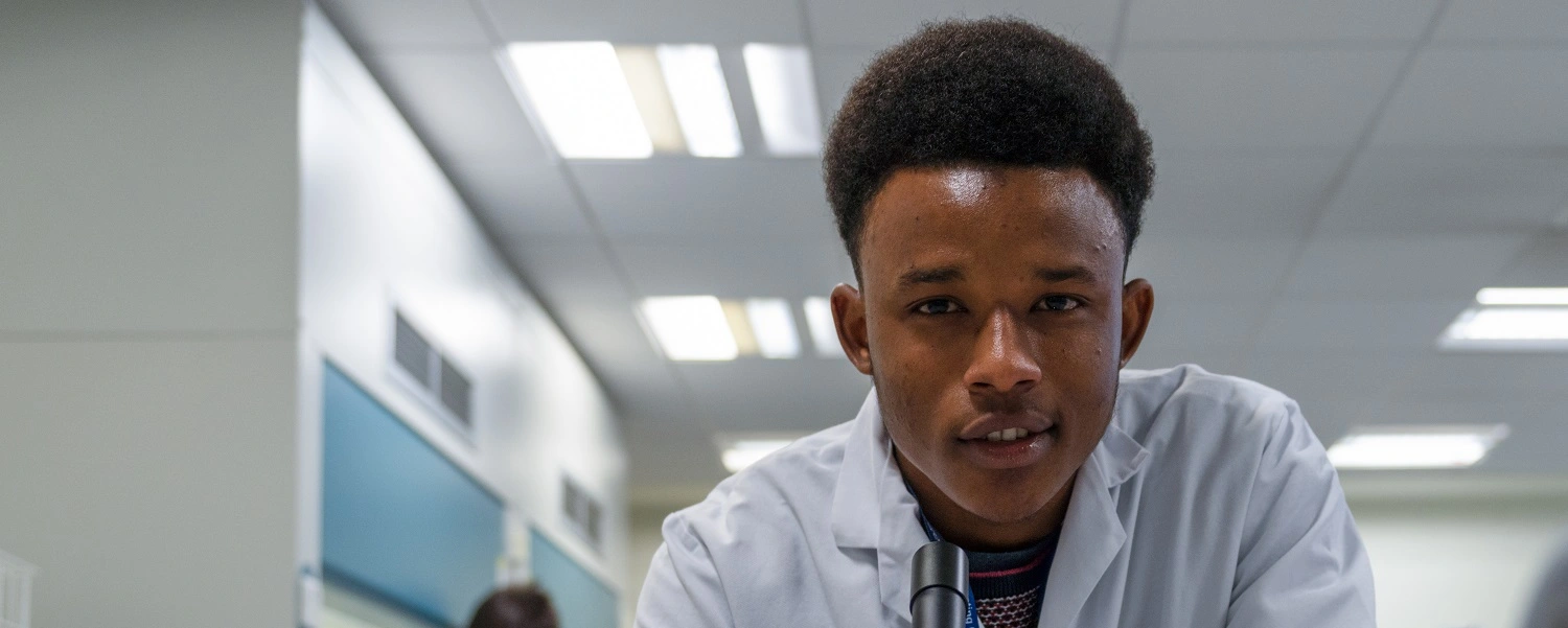 Applied Science student in a laboratory